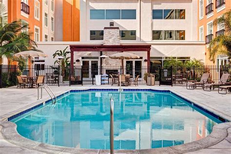 embassy suites santa clarita